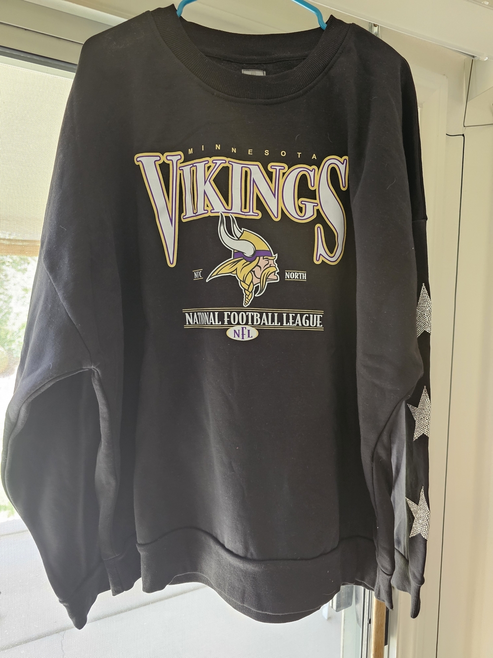 Gameday Couture Minnesota Vikings Black Crewneck Sweatshirt SzXL